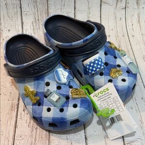 LIMITED EDITION CROCS Blue Gingham Clog with Navy Strap and Women’s 7